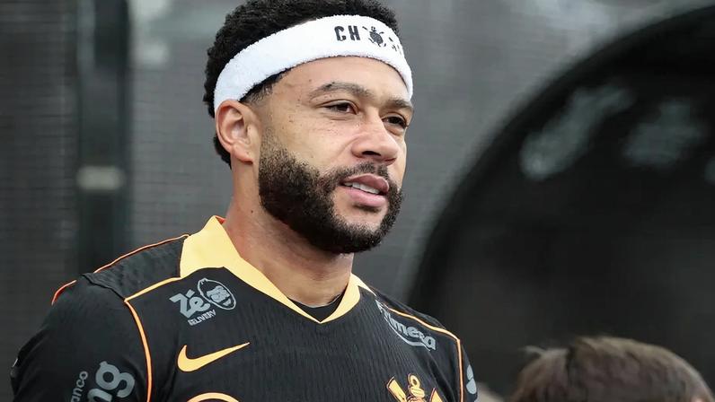 Memphis durante treino do Corinthians (Foto: Rodrigo Coca/Ag.Corinthians)