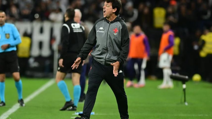 Fernando Diniz em Corinthians x Vasco, pela final da Copa do Brasil (Foto: Eduardo Carmim/Gazeta Press)