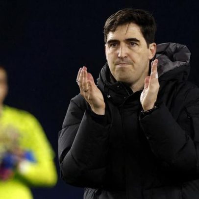 Técnico do Bournemouth não garante estreia de Rayan neste sábado e pede cautela