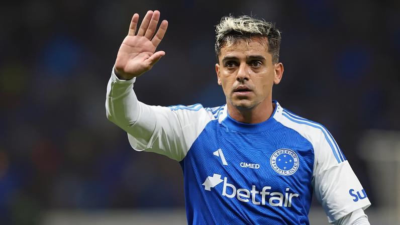 Fagner negocia rescisão contratual com o Corinthias