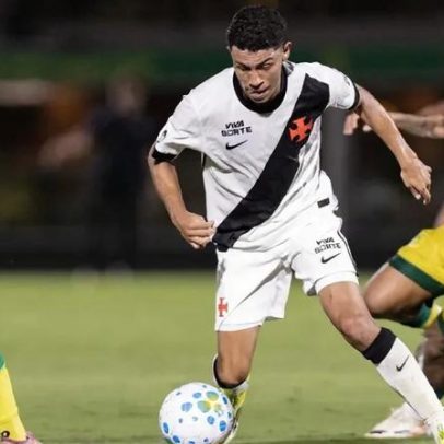 Vasco atua sem centroavante contra Mirassol; estratégia de Diniz é analisada