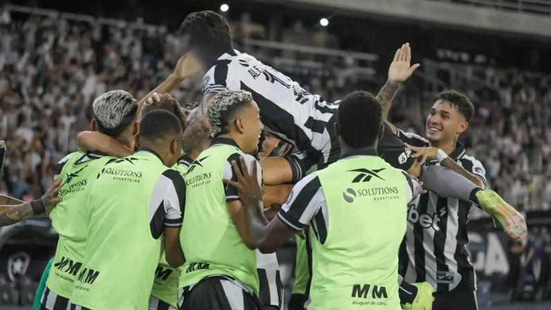Botafogo venceu o Cruzeiro no Brasileirão (Foto: Matheus Vieira/Pera Photo Press)
