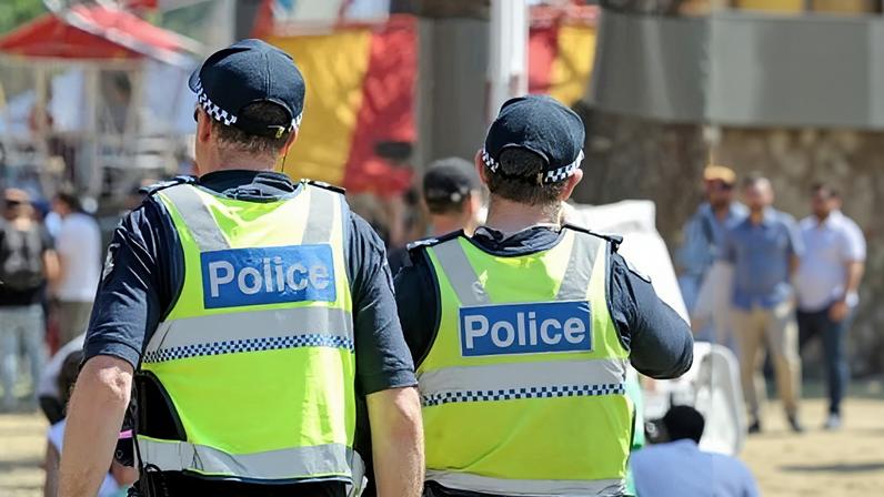 Police, drug sniffer dogs, security guards and bag searches, can lead to riskier drug use and greater harms, a Victorian coroner has found.