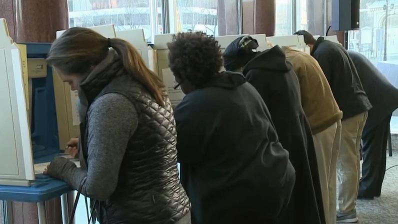 Record number of voters identifying as ‘independent’ ahead of midterm elections: Poll