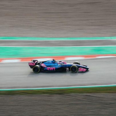 F1 2026: primeiros vídeos oficiais dos carros na pista são divulgados