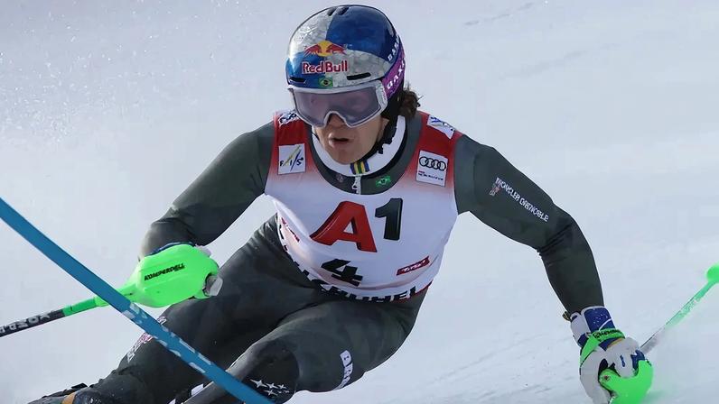 Fotografia do Lucas Pinheiro Braathen do Brasil durante a Copa do Mundo de Esqui Audi FIS - 2ª corrida de Slalom Masculino em 25 de janeiro de 2026 em Kitzbuehel, Áustria.