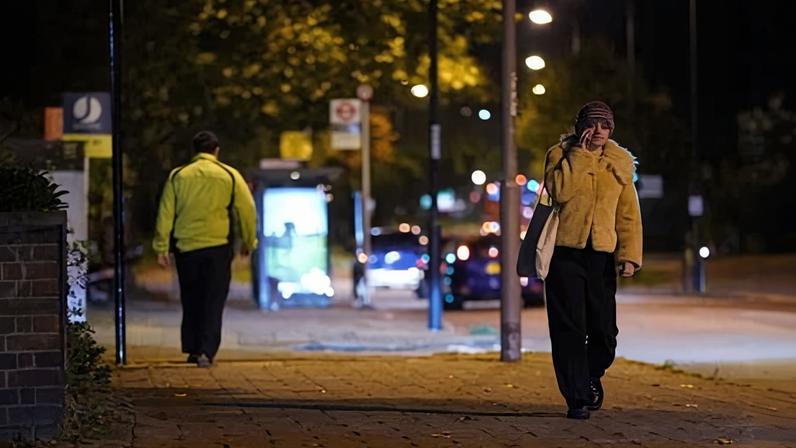 Propostas de planejamento na Inglaterra ignoram segurança de mulheres e meninas, críticos