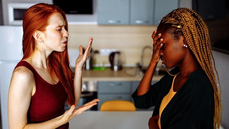 6 Ways to Navigate Disagreements with Friends Without Losing Love