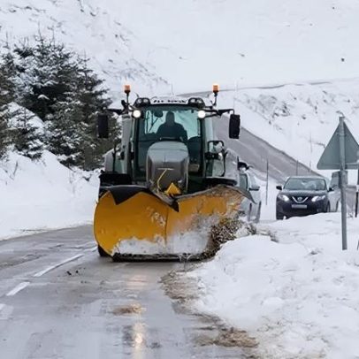 Alertas de neve sobem para âmbar com previsão de nevasca na Escócia