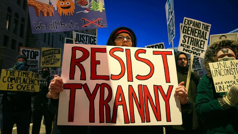 Manifestación este martes por la noche contra el ICE en Minneapolis.