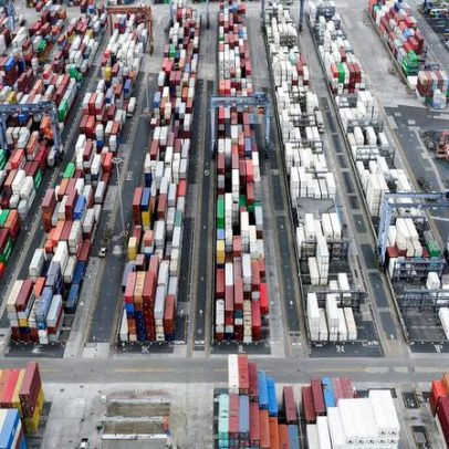 Presidente do Panamá afirma que portos operarão sem interrupções após decisão