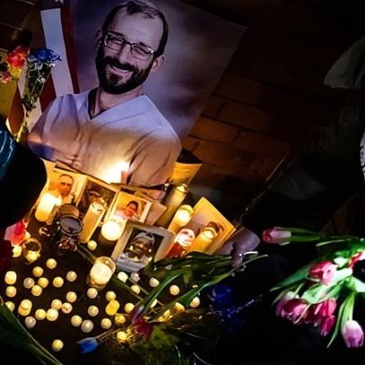 Enfermeiras lembram Alex Pretti e prometem oferecer o cuidado necessário