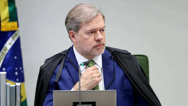 Ministro Dias Toffoli preside a sessão da Segunda Turma do STF.