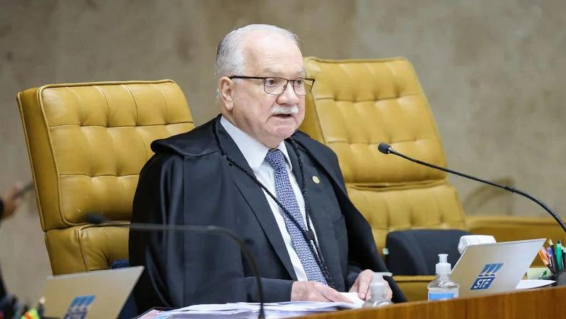 Ministro Edson Fachin em sessão plenária do STF.