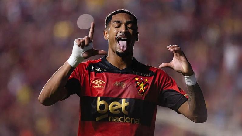 Derik Lacerda comemora gol pelo Sport (Foto: Paulo Paiva/Sport Recife)