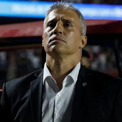 Crespo escala São Paulo com força máxima contra o Santos