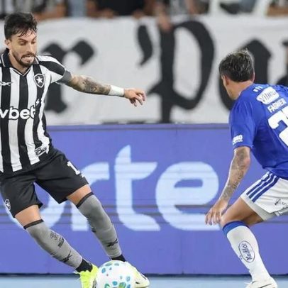 Alex Telles pede respeito ao elenco do Botafogo: 'Demos nosso cartão de visita'