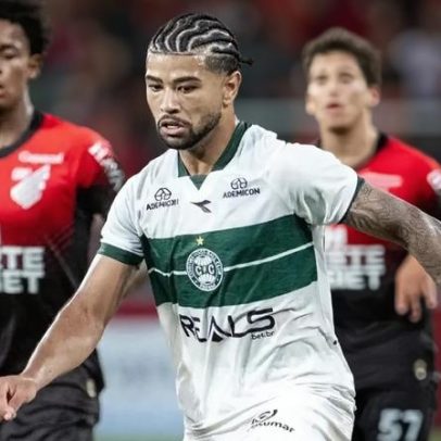 Lucas Ronier faz reestreia na Série A pelo Coritiba com novo status