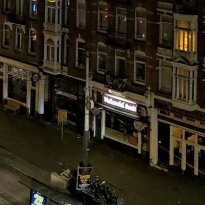 Fogo de artifício mata duas pessoas na Holanda e destrói igreja em Amsterdã