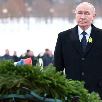 Putin diz ao líder dos Emirados que quer discutir tensões com o Irã