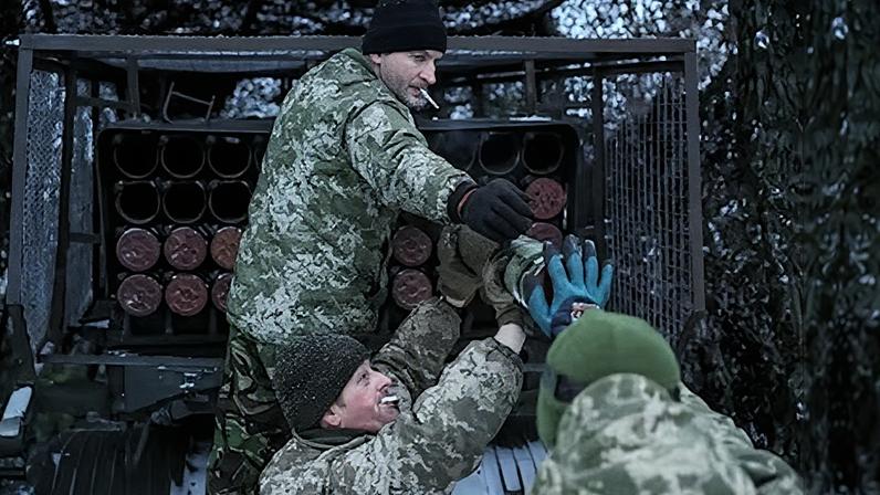 Soldados ucranios en el frente en la provincia oriental de Donestsk