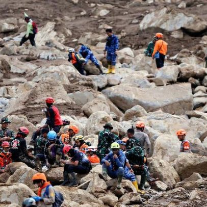 Deslizamento na Indonésia aumenta para 49 mortes, diz agência