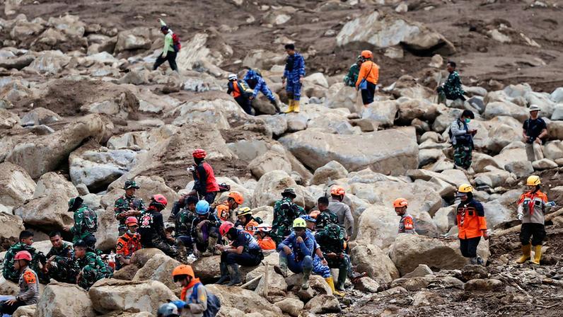 Deslizamento na Indonésia aumenta para 49 mortes, diz agência