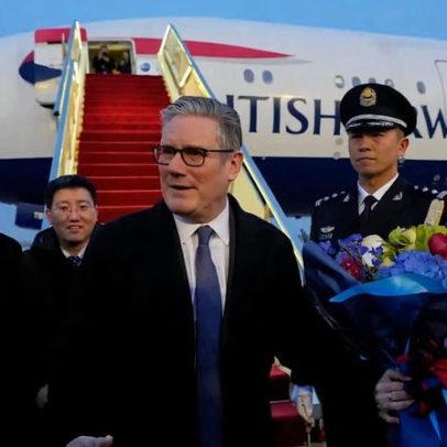 Diretores de museus britânicos acompanham premiê em missão cultural à China