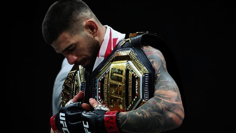 Campeão do UFC, Topuria foi acusado por ex-rival (Foto: Ian Maule/AFP)