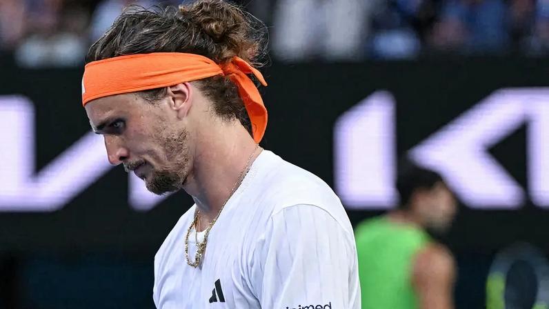 O alemão Alexander Zverev na derrota para Alcaraz na semifinal masculina do Australian Open, em Melbourne, em 30 de janeiro de 2026. (Foto: William West/Afp)