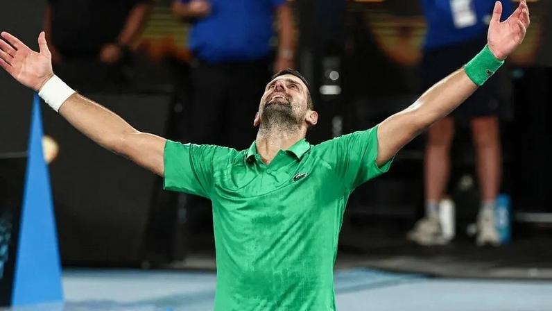 A emoção de Novak Djokovic após a vitória sobre Jannik Sinner no Australian Open