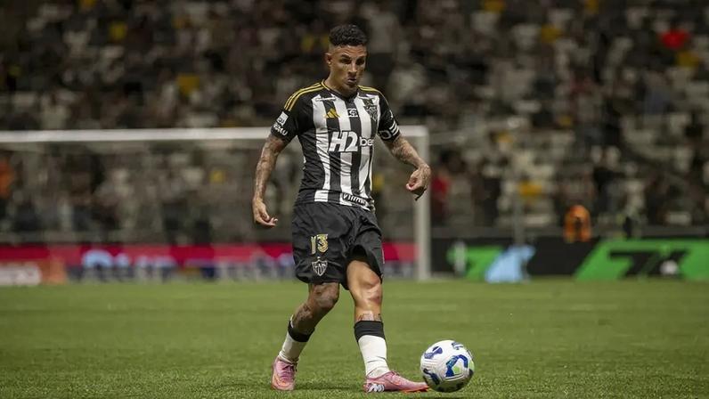 Guilherme Arana em campo pelo Atlético-MG (Foto: Fernando Moreno/Agif/Gazeta Press)