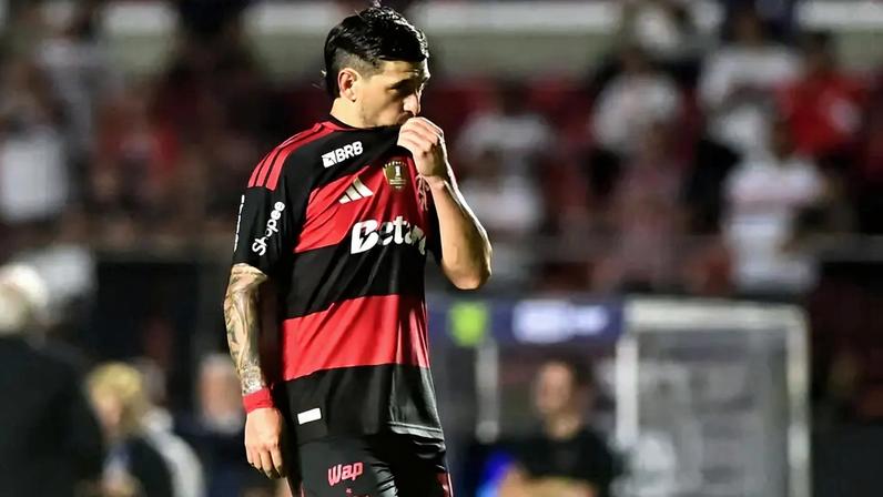 Arrascaeta em campo pelo Flamengo em partida contra o São Paulo pelo Brasileirão (Foto: Eduardo Carmim/Photo Premium/Gazeta Press)