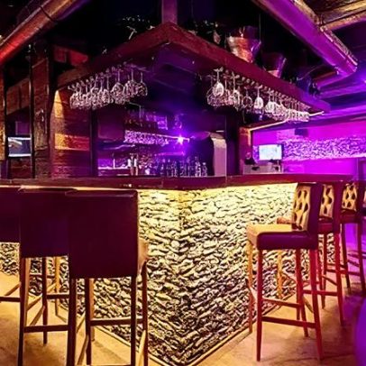 Incêndio em bar na Suíça é descrito como flashover, dizem autoridades