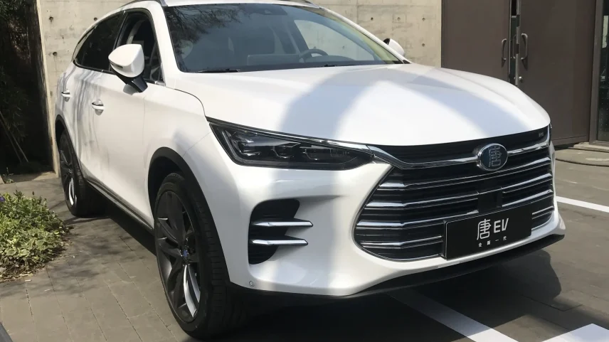 Câmara recebe três BYD avaliados em 878 mil reais