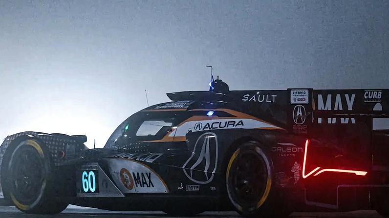 Carro da Meyer Shank Racing em plena neblina na prova em Daytona (Foto: Brandon Badraoui/IMSA)