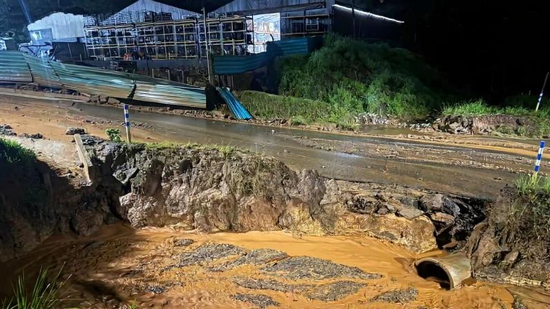 Vazamento de água e lama causado pela Vale em Minas Gerais. Foto: Defesa Civil de Congonhas