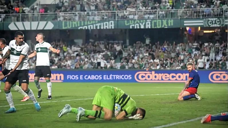 Coritiba x RB Bragantino Série A 2026 Fernando Seabra em Coritiba x Bragantino, no Couto Pereira. Foto: Geraldo Bubniak/AGB/Gazeta Press