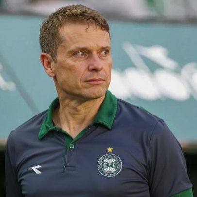 Fernando Seabra elogia o caráter do Coritiba após derrota com um a menos