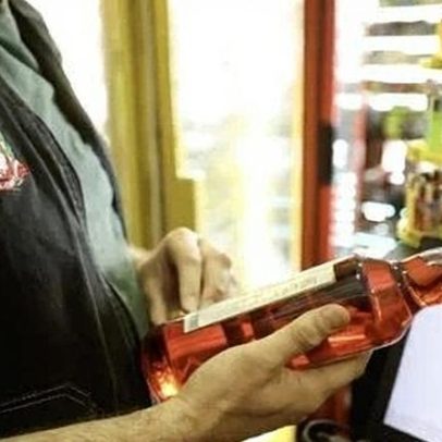 Prefeitura da Bahia veta venda de destilados após intoxicações por metanol