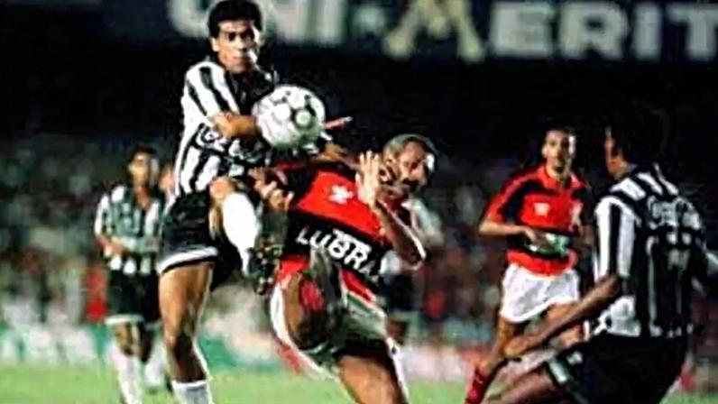 Final do Brasileirão de 1992 entre Flamengo e Botafogo (Foto: Acervo Lance!)