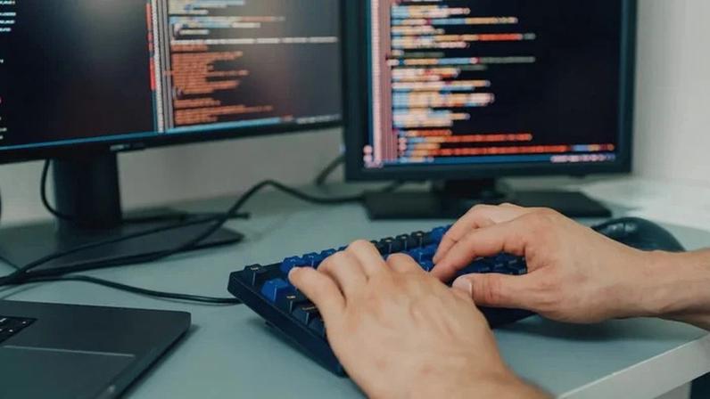 Software: no segmento de softwares industriais, a receita totalizou RMB 333 bilhões em 2025