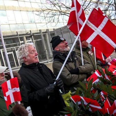 Manifestantes em Copenhague apoiam veteranos dinamarqueses após falas de Trump