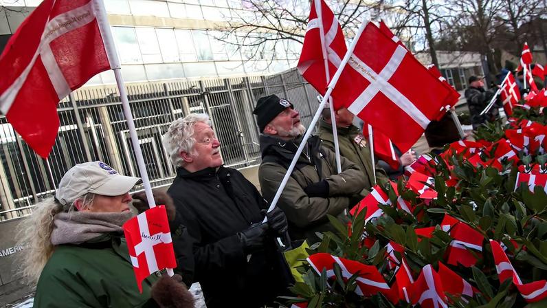 Manifestantes em Copenhague apoiam veteranos dinamarqueses após falas de Trump