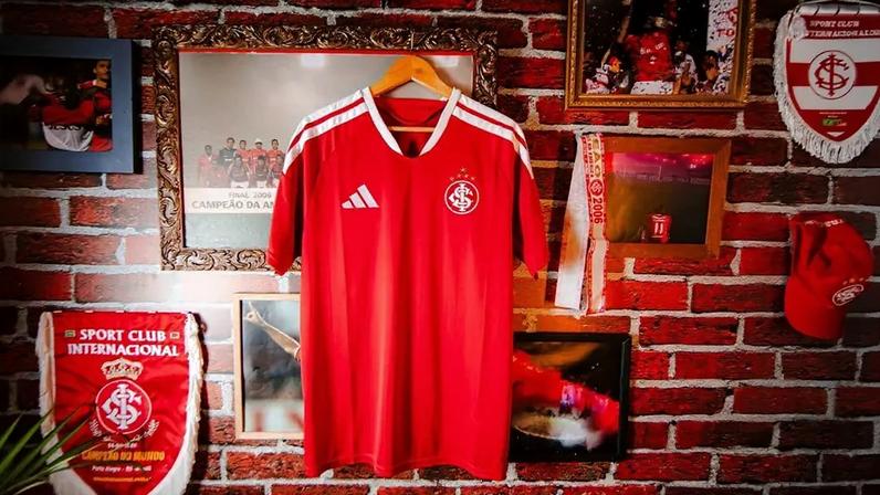 Uniforme do Internacional celebra 20 anos da Libertadores