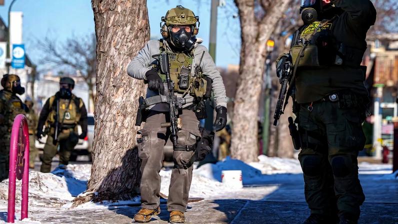 Agentes migratorios en Minneapolis, Minnesota, el 24 de enero.