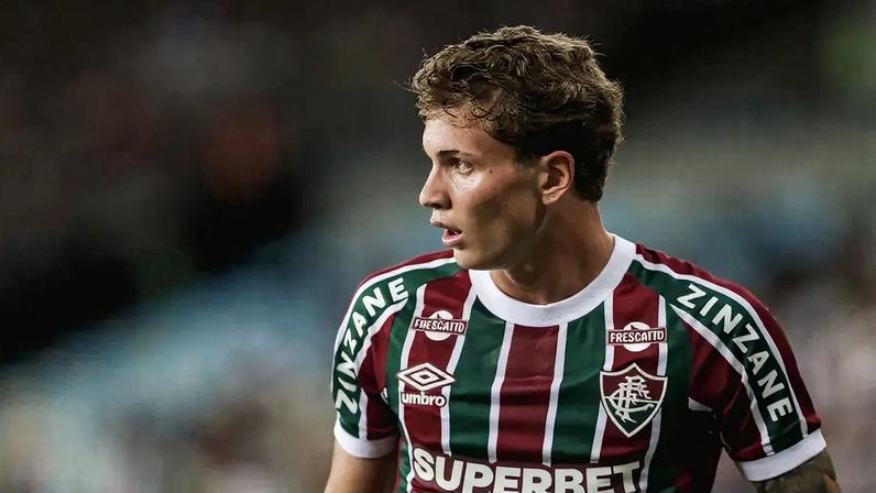 Léo Jance em campo pelo Fluminense (Foto: Lucas Merçon/Fluminense FC)