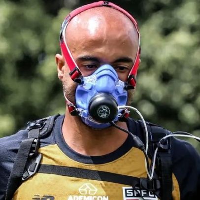 Máscara usada pelos jogadores do São Paulo na pré-temporada