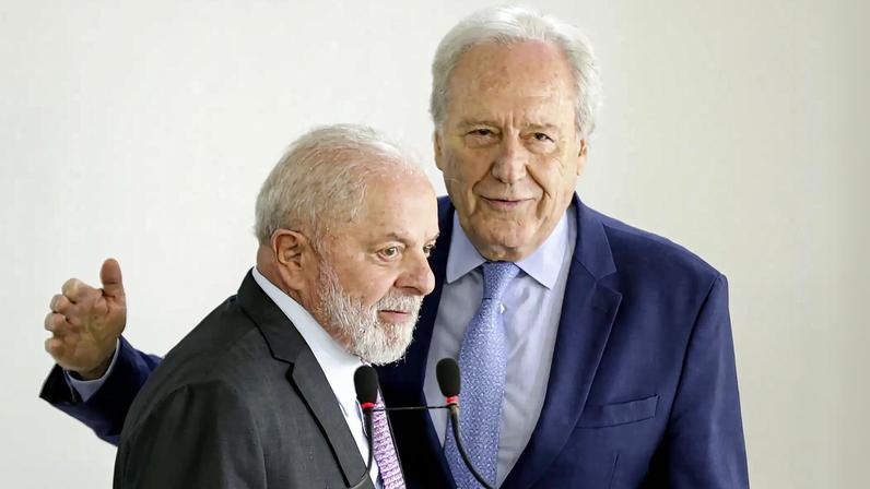 O presidente Lula e o ex-ministro da Justiça Ricardo Lewandowski: uam das razões da saída foi a associação de seu nome ao Banco Master. (Foto: Marcelo Camargo/Agência Brasil)