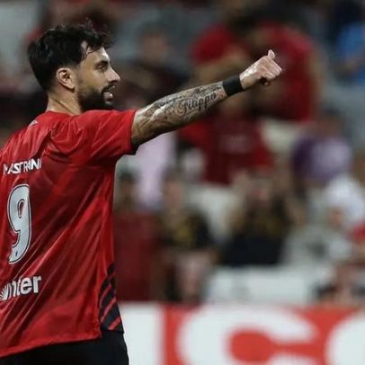 Mastriani treina com aspirantes do Athletico em meio a futuro incerto